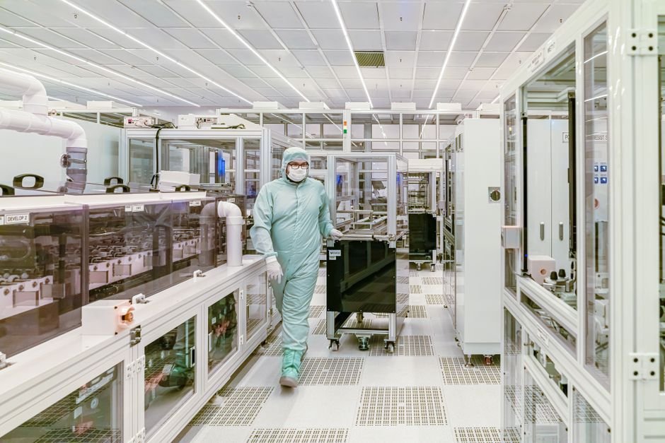 SWIR Sorting and Inspection of Semiconductor Materials