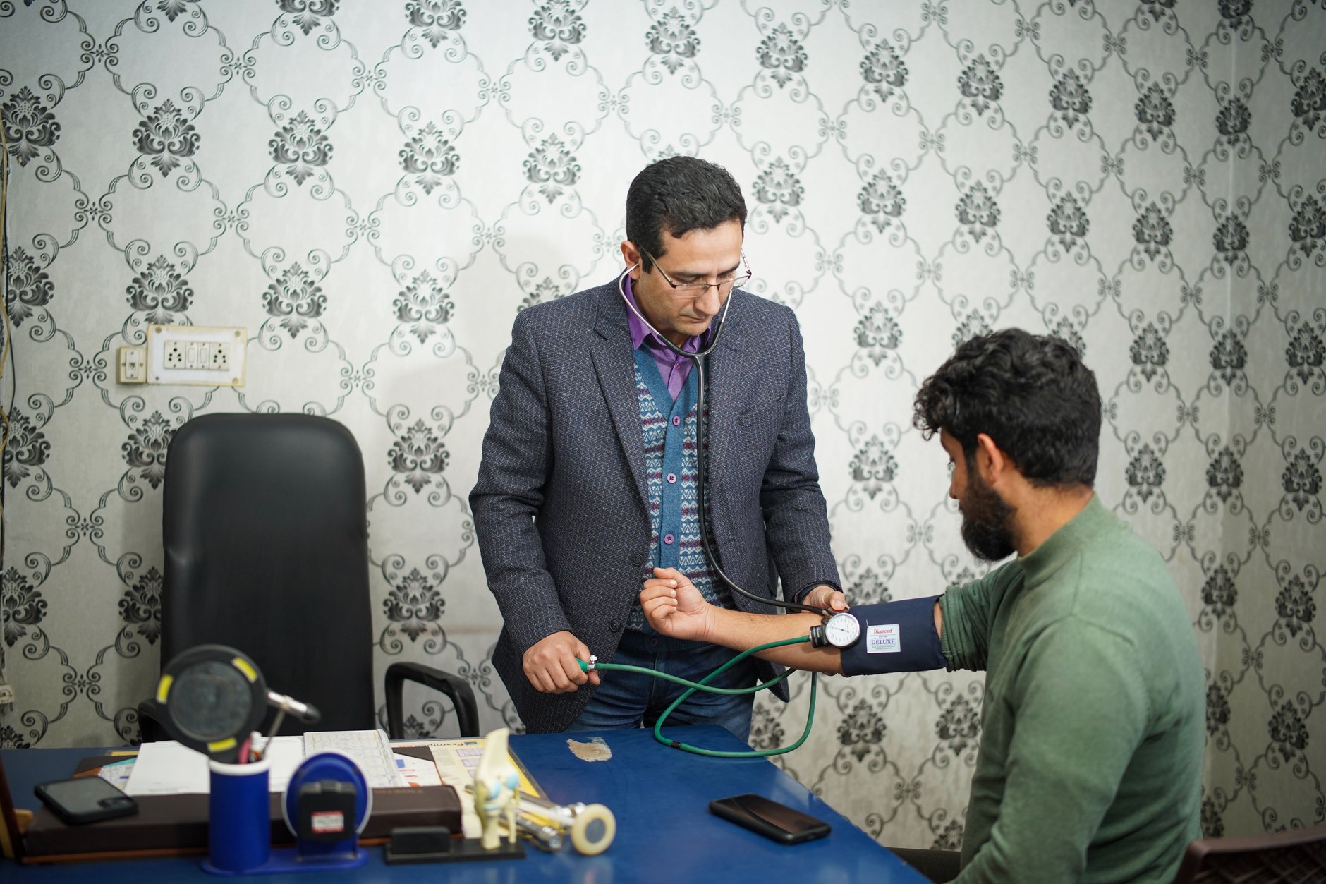 Peripheral vascular assessment in a hospital clinic